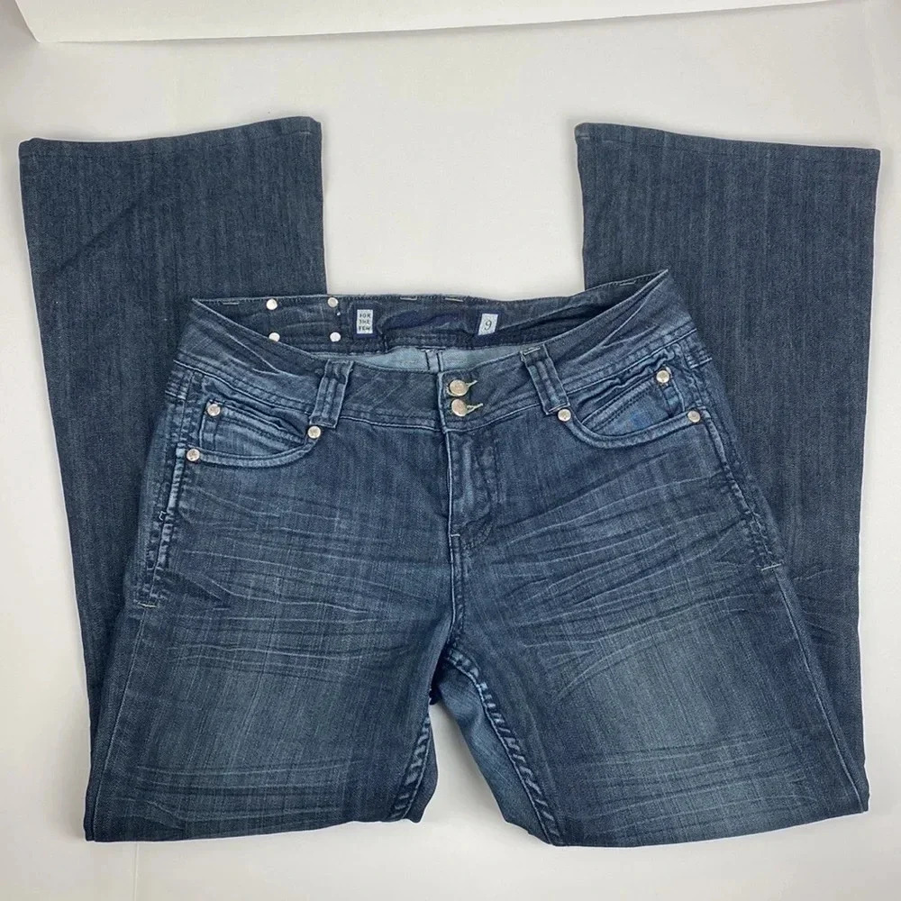 Dark wash medium rise whiskered Blue flared leg pullon  jeans size 8